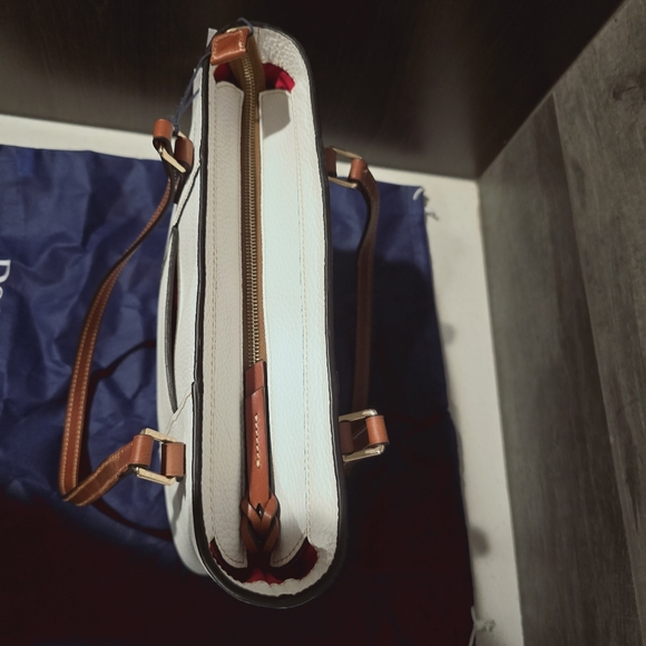 Dooney&Bourke - Picture 3 of 5